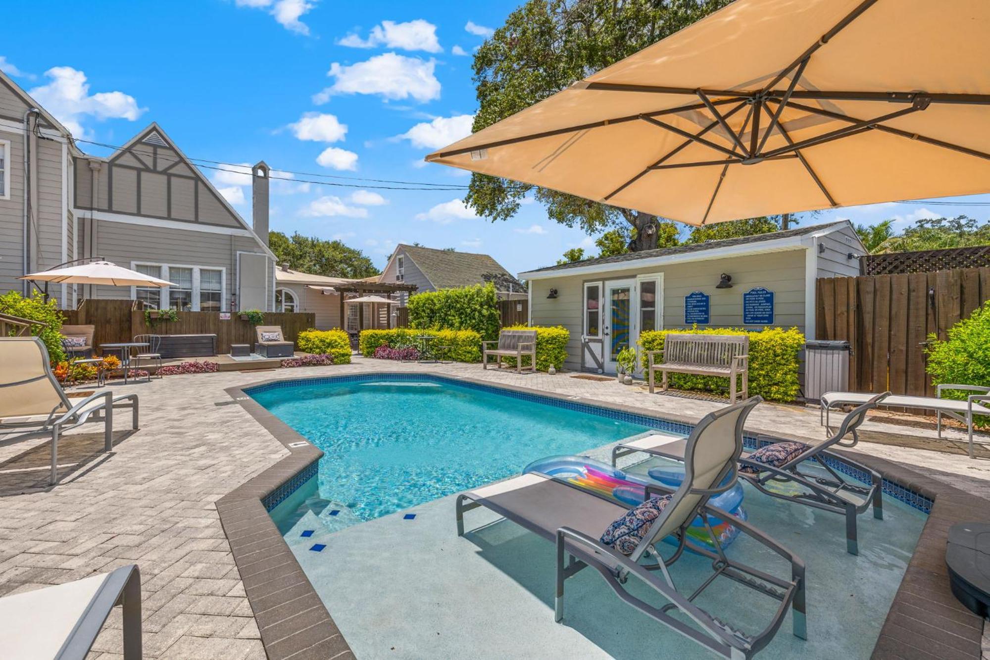 The Kenwood Gables Bed & Breakfast St. Petersburg Ngoại thất bức ảnh