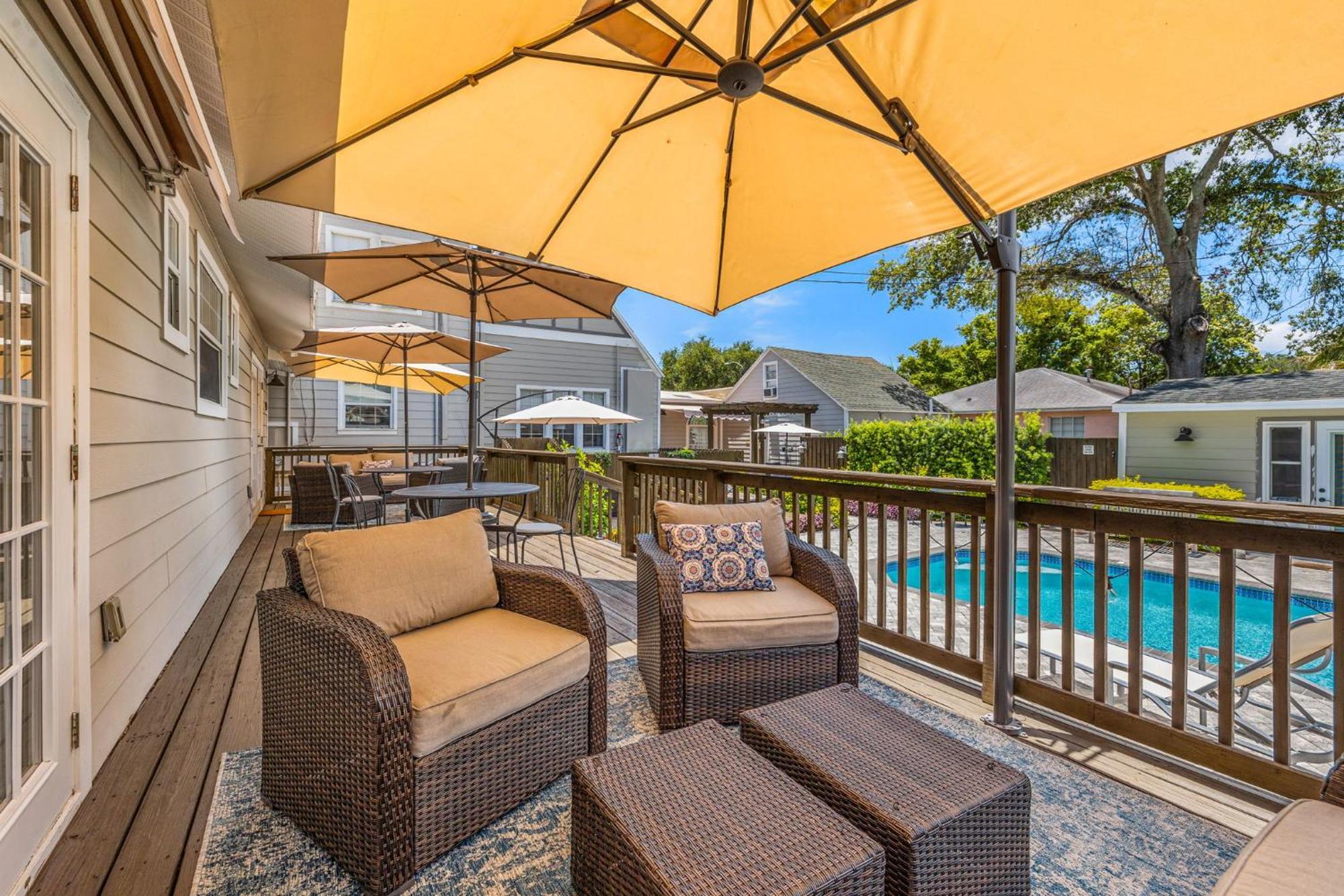 The Kenwood Gables Bed & Breakfast St. Petersburg Ngoại thất bức ảnh