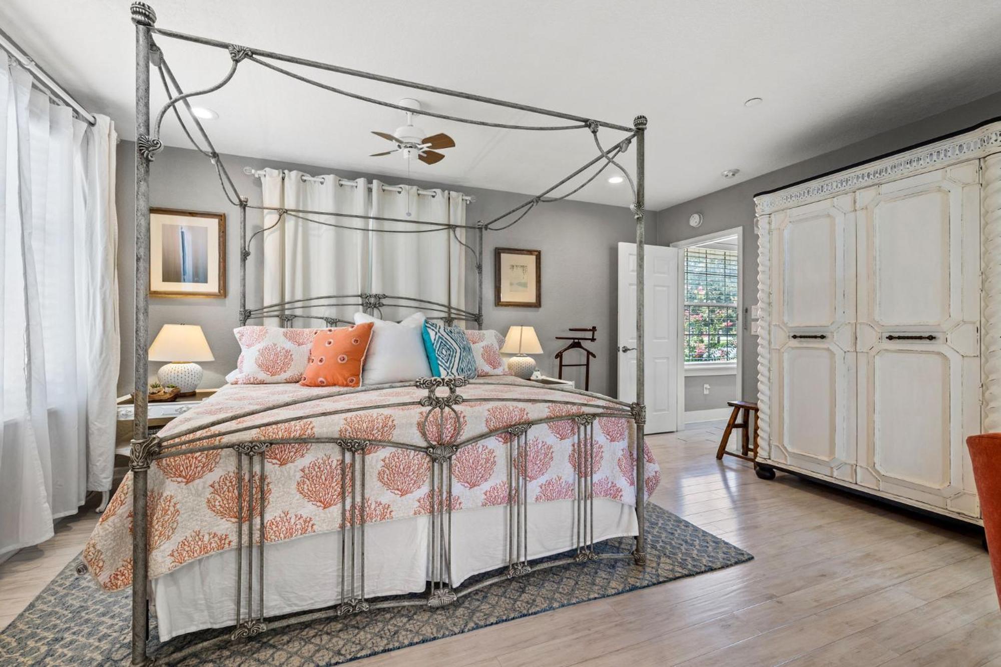The Kenwood Gables Bed & Breakfast St. Petersburg Ngoại thất bức ảnh